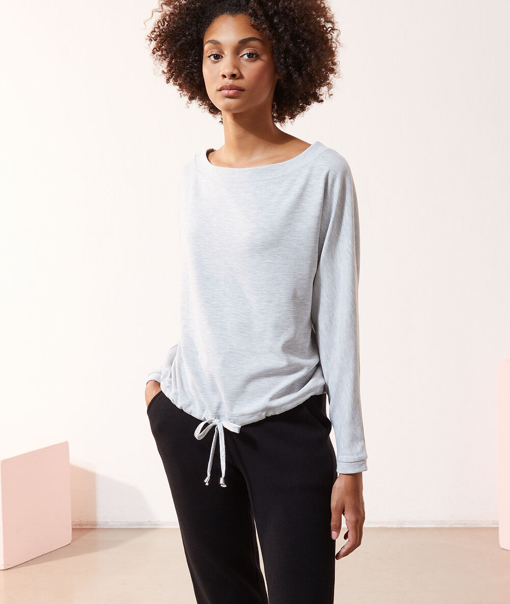 Pull maille fine col bateau liens de serrage gris chine clair.