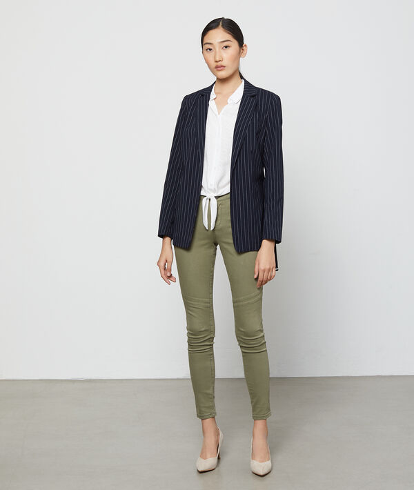 Chemisier noué à motifs jacquard ecru.