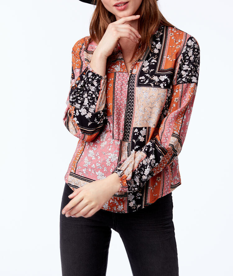 Blouse col noué à patchwork floral noir.