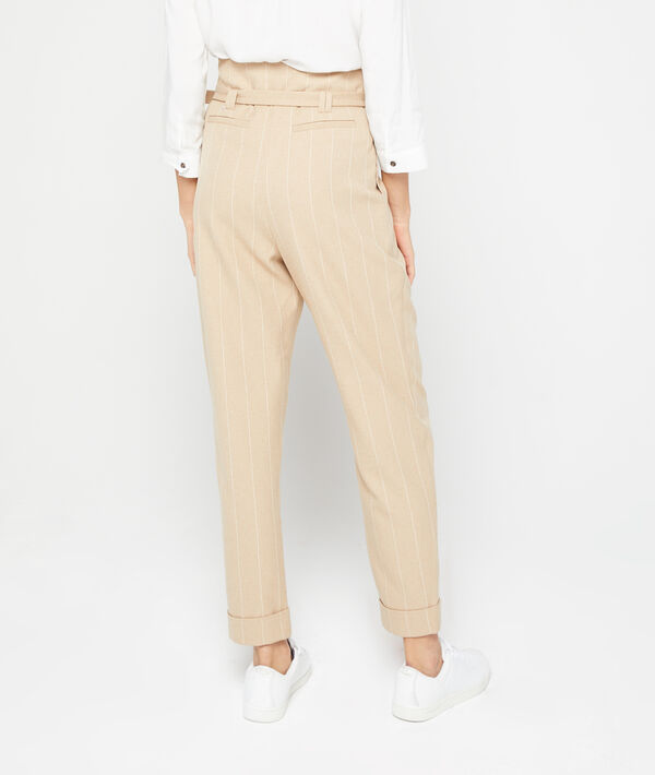 Pantalon carotte ceinturé Pantalon carotte ceinturé
