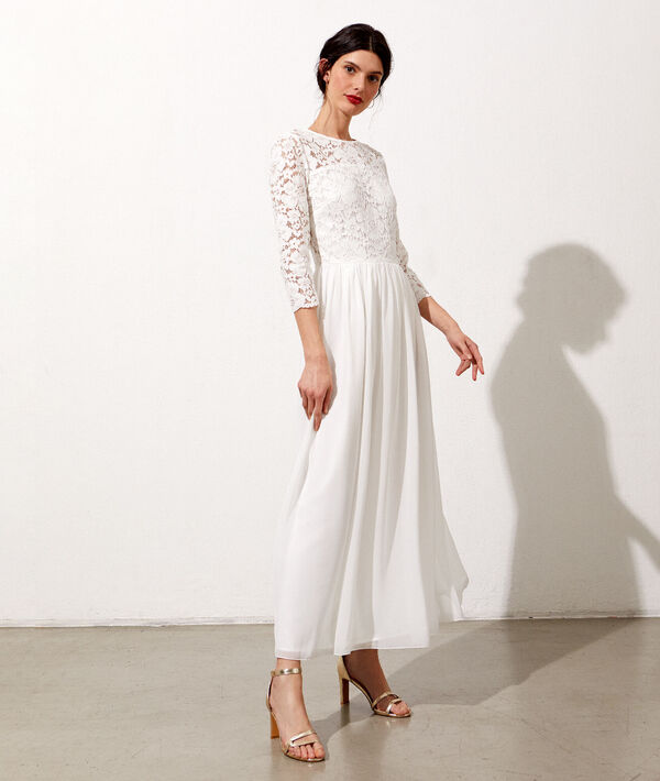 Robe dos ouvert en dentelle fleurie Robe dos ouvert en dentelle fleurie