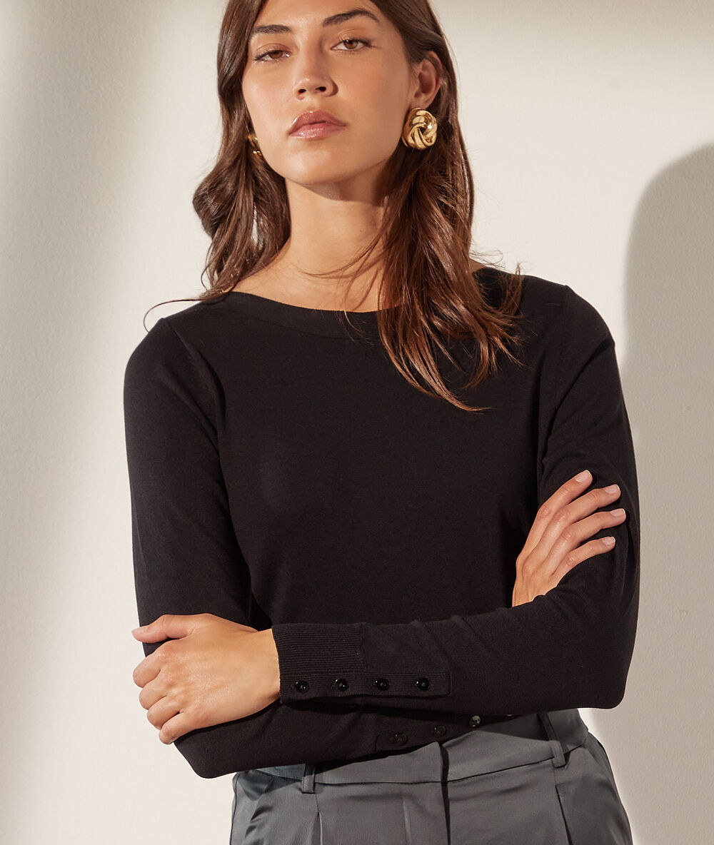 Pull col bateau noir.
