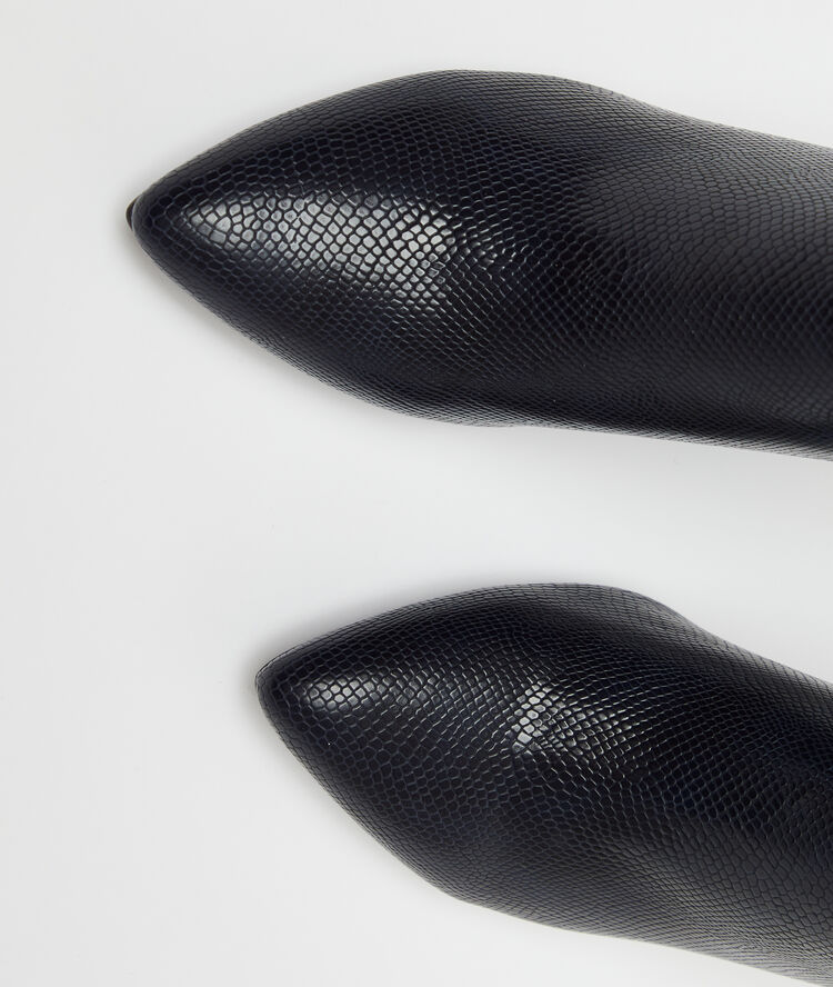 Bottines à talons effet serpent marine.