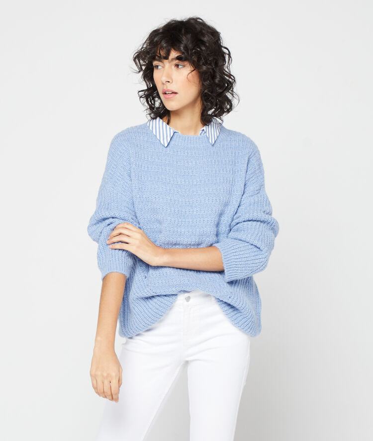 Pull en grosse maille ciel.