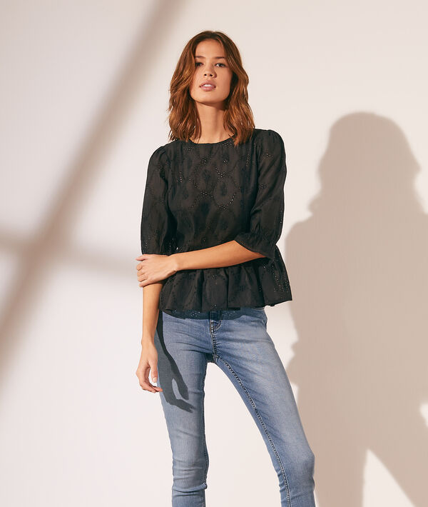 Blouse avec broderie anglaise Blouse avec broderie anglaise