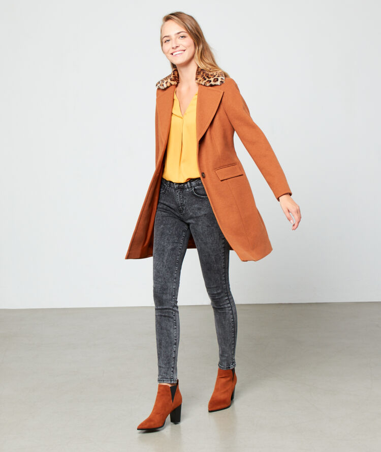 Blouse col v ocre.