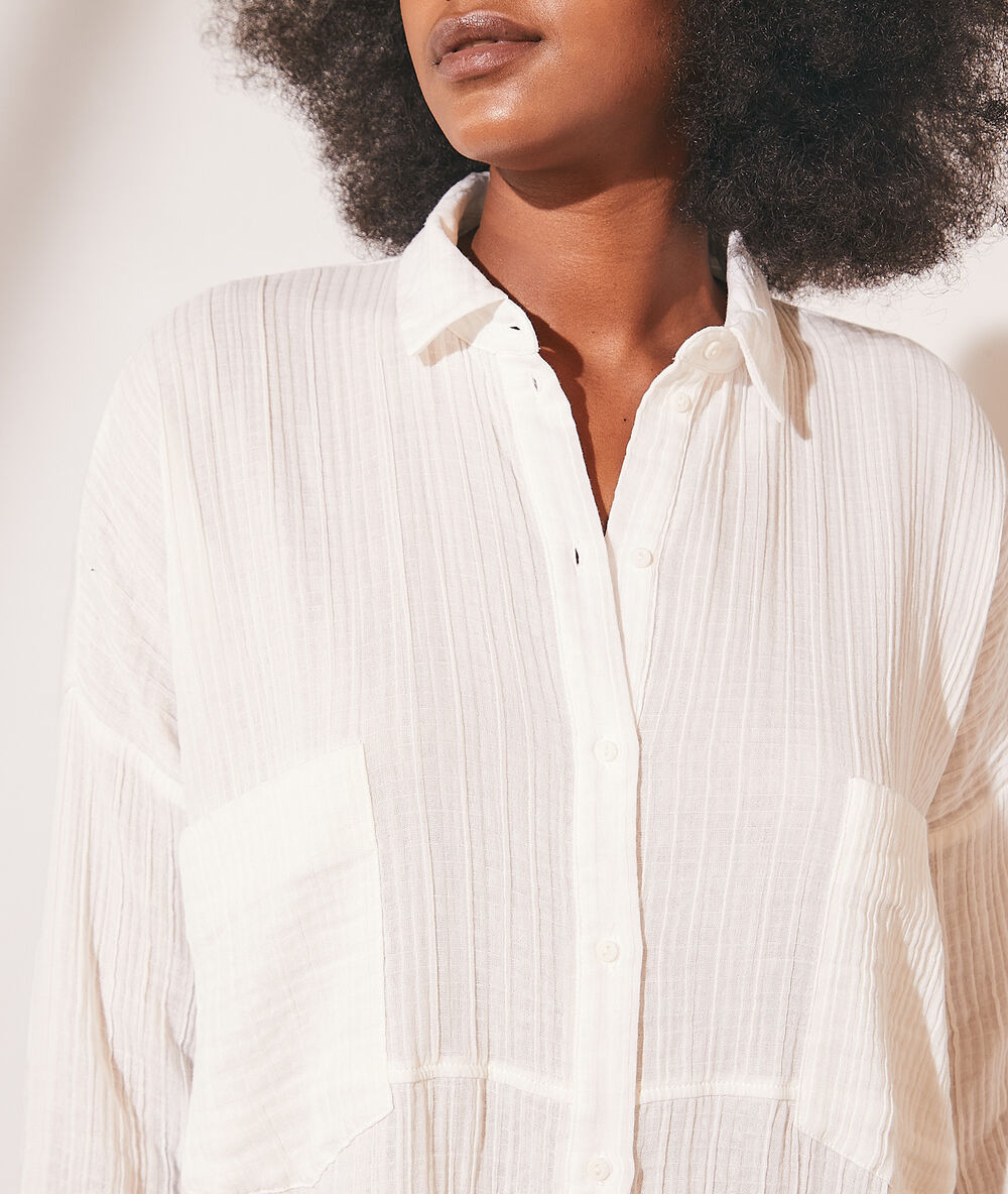 Robe chemise en gaze de coton ecru.