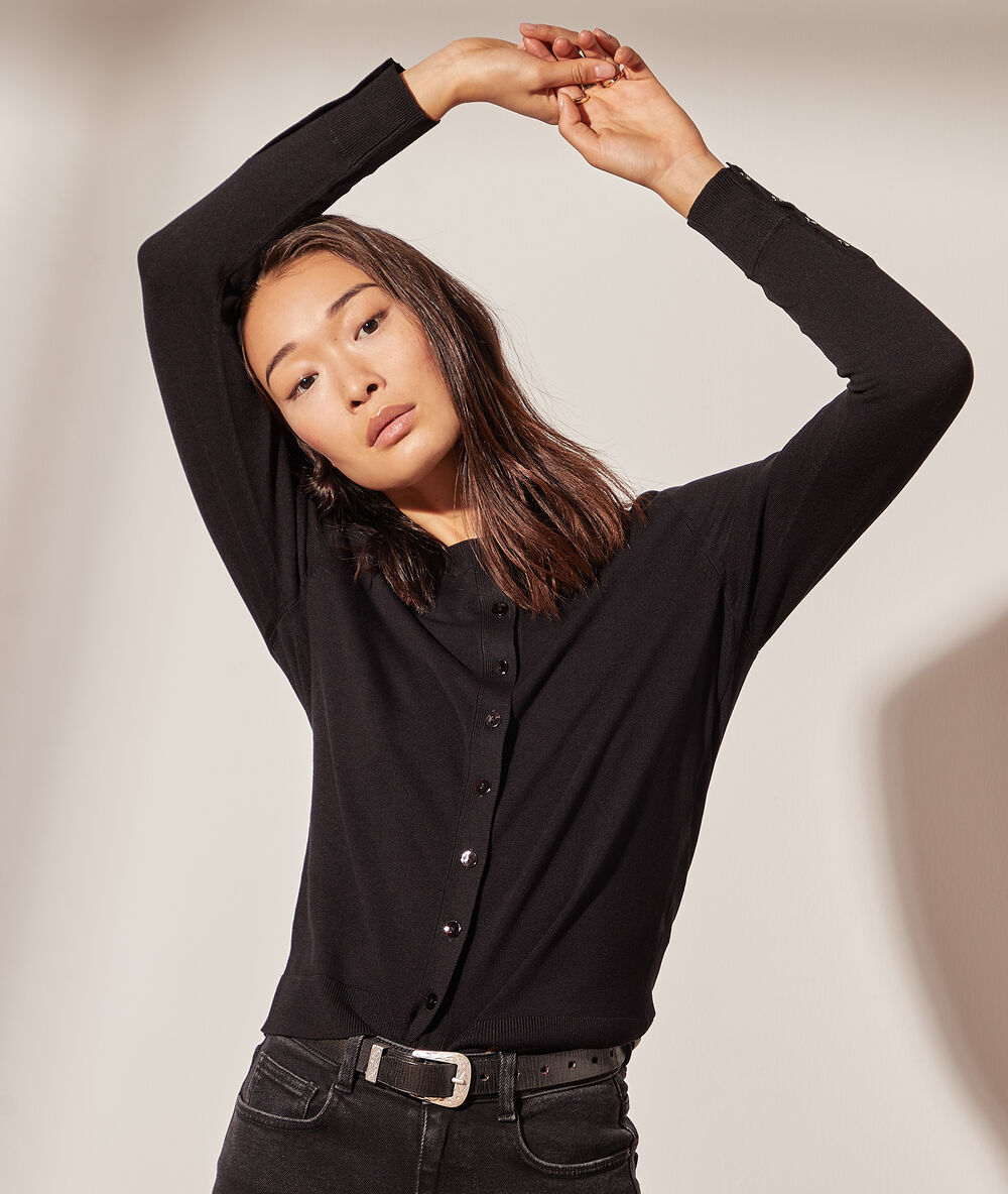 Gilet en maille éco-responsable noir.