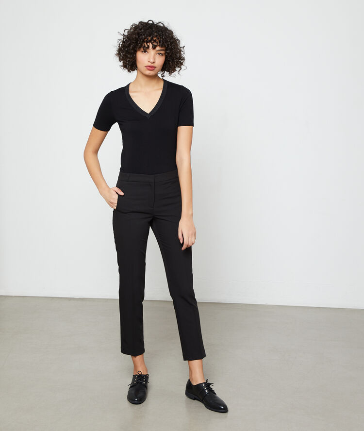 Pantalon cigarette noir.