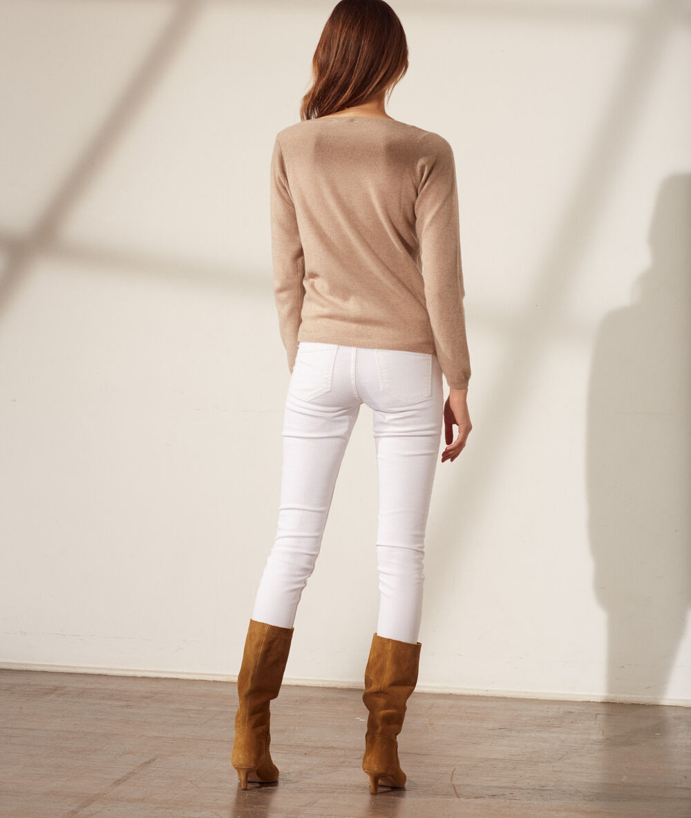 Pull col bateau en cachemire camel.