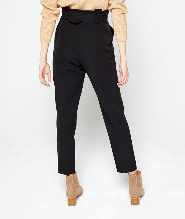 Pantalon carotte ceinturé Pantalon carotte ceinturé