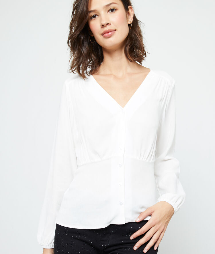 Blouse boutonnée ecru.