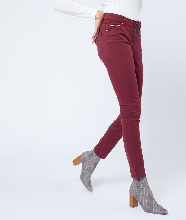Pantalon slim bordeaux.