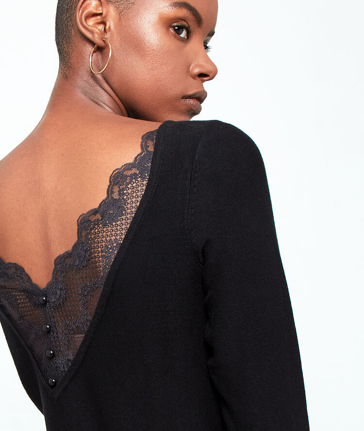Robe pull dos décolleté dentelle noir.