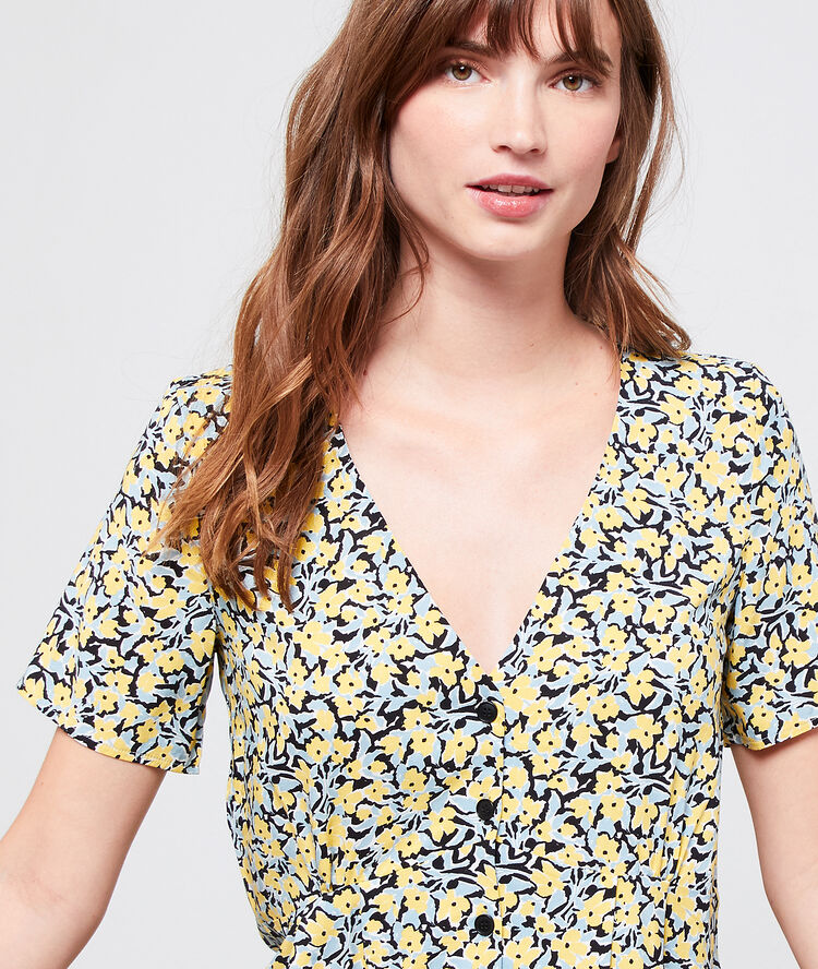 Blouse imprimé fleuri noir.
