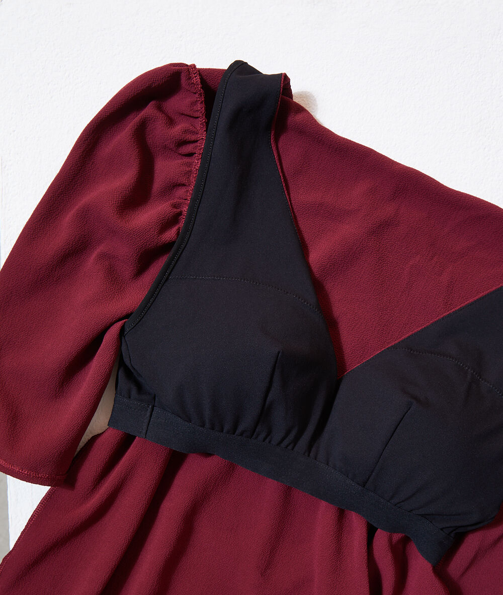 Blouse col v 2 en 1 - brassière intégrée bordeaux.