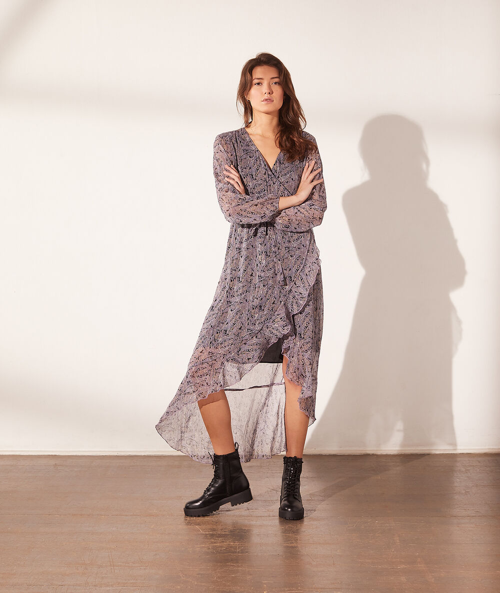 Robe fluide imprimé fleuri noir.