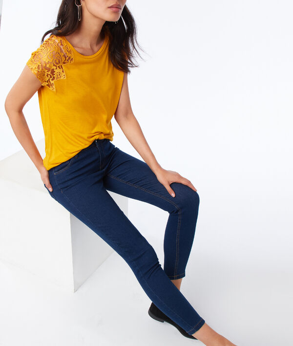 T-shirt empiècement dentelle T-shirt empiècement dentelle