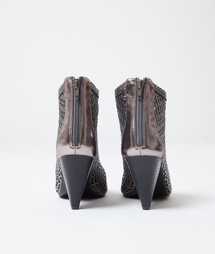 Bottines métallisées à bouts pointus argent.