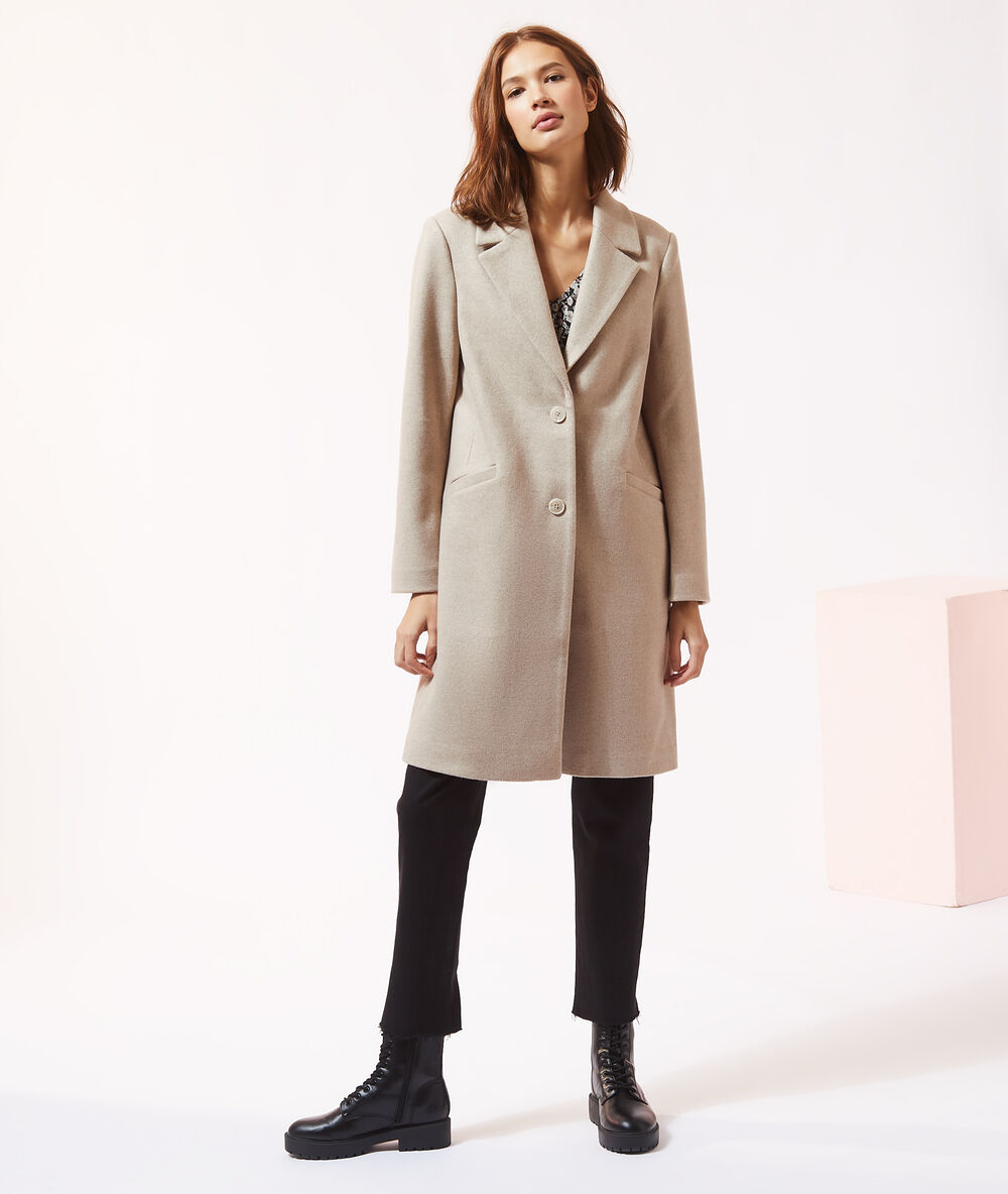 Manteau droit camel clair.