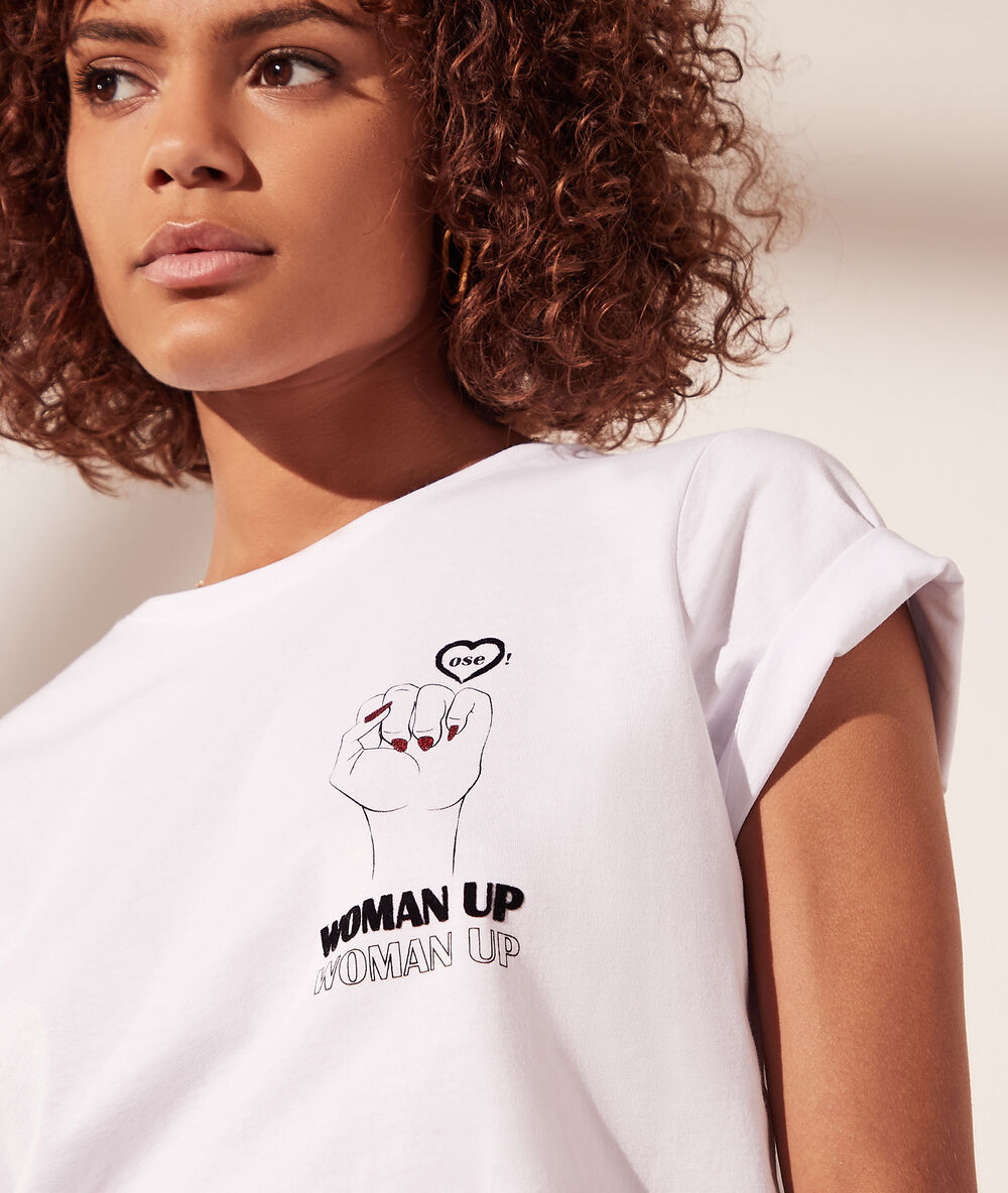 T-shirt "woman up" blanc.
