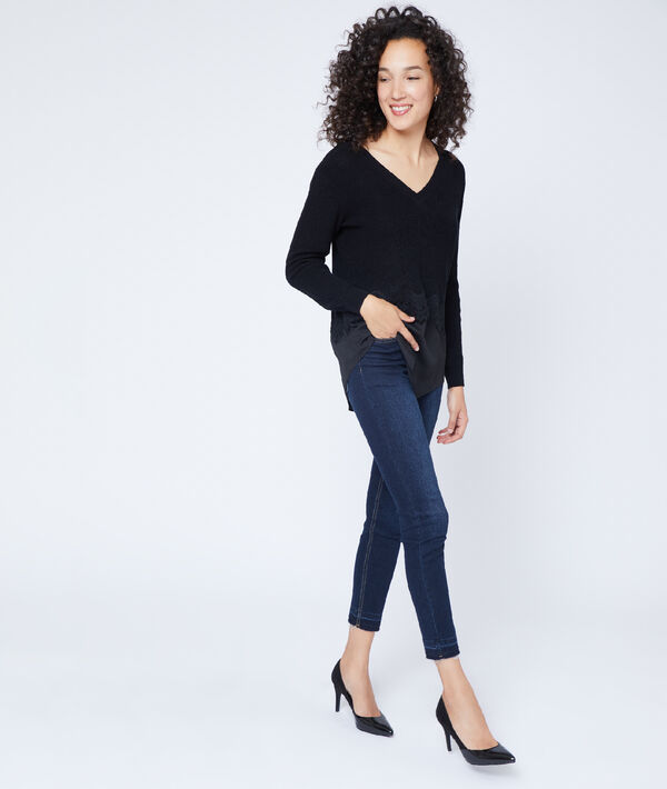 Pull à dentelle guipure noir.