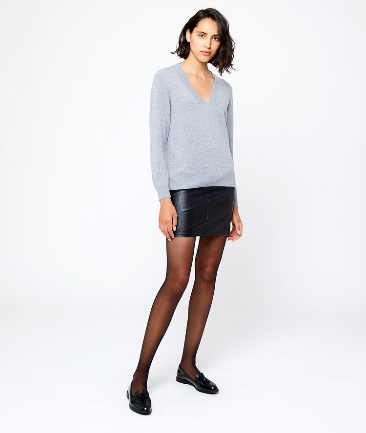 Pull col v en cachemire anthracite.