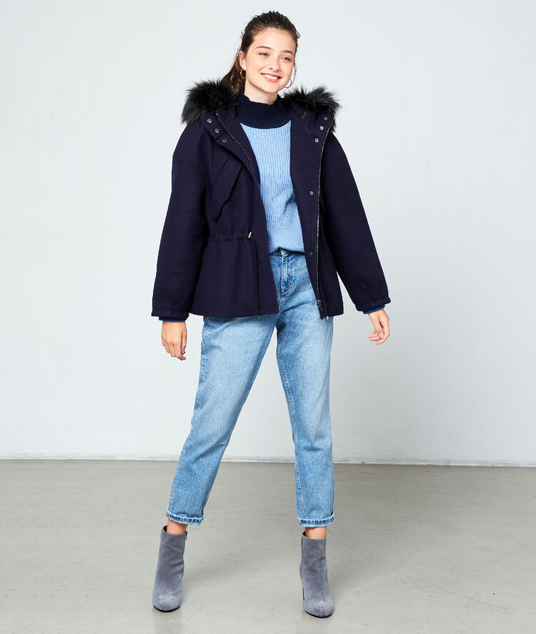 Parka capuche en fausse fourrure marine.