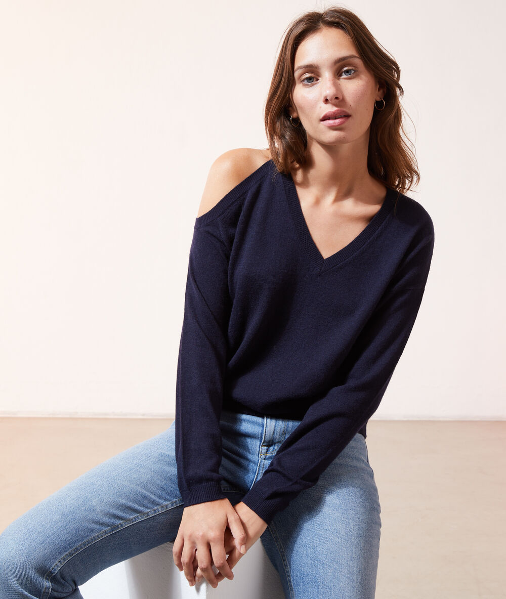 Pull col v asymétrique marine.