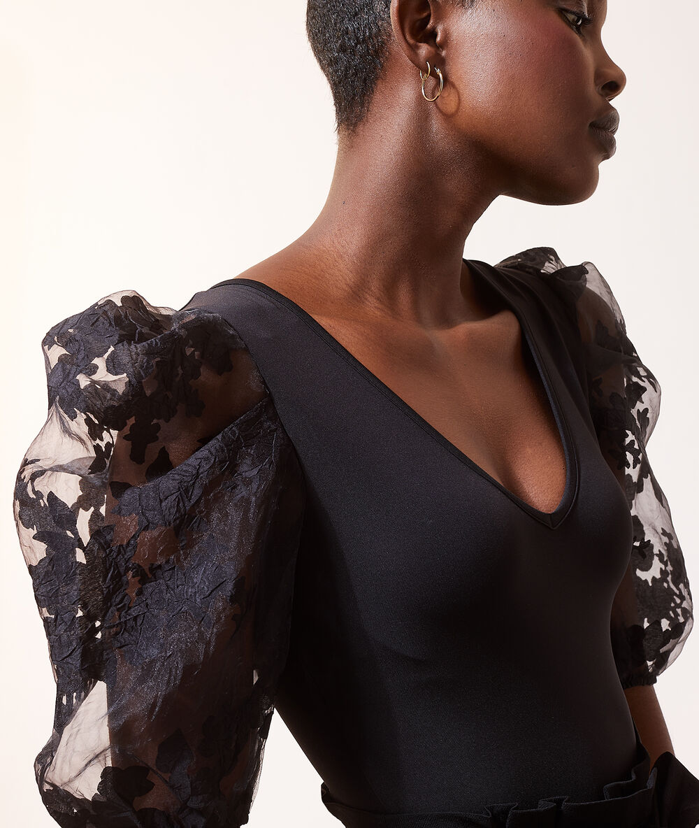 Body manches ballon en dentelle noir.
