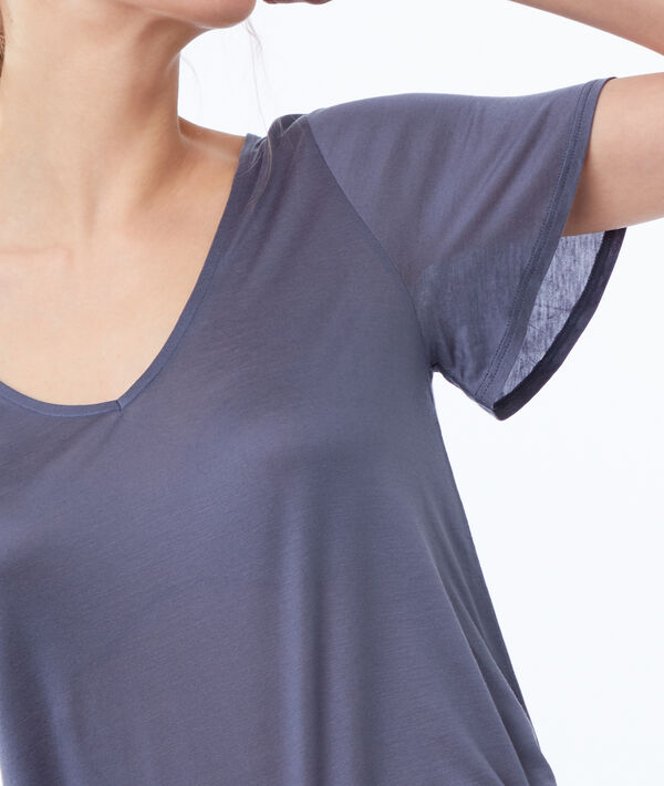 T-shirt col v en tencel® bleu ardoise.