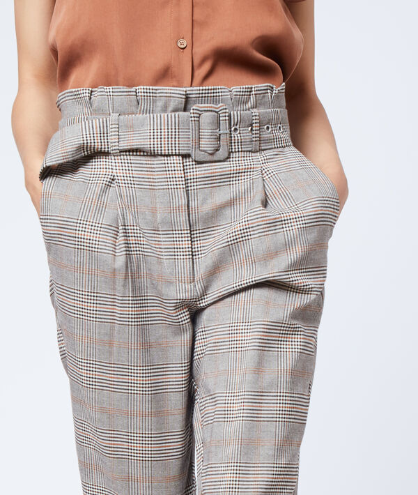 Pantalon carotte à motifs prince de galles camel.