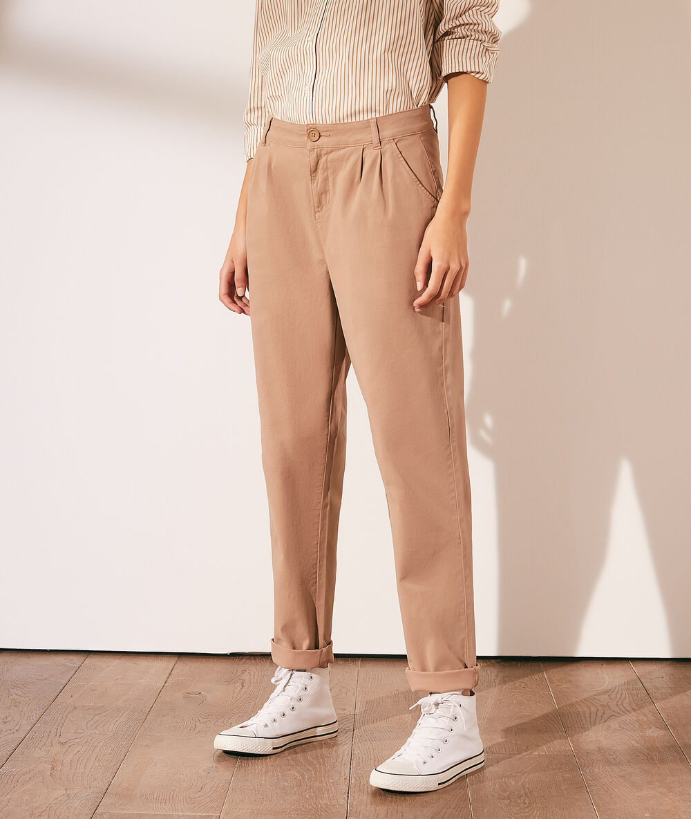 Pantalon chino camel.