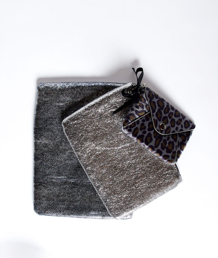 Lot de 3 pochettes argent.