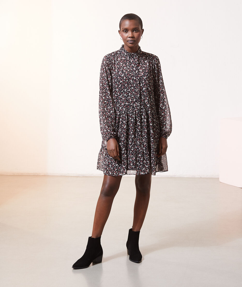 Robe fluide imprimé fleuri noir.