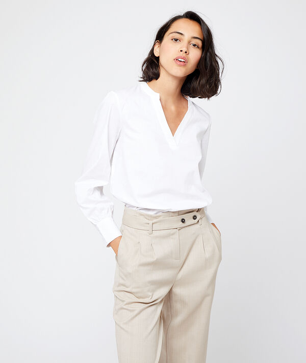 Chemisier en coton blanc.