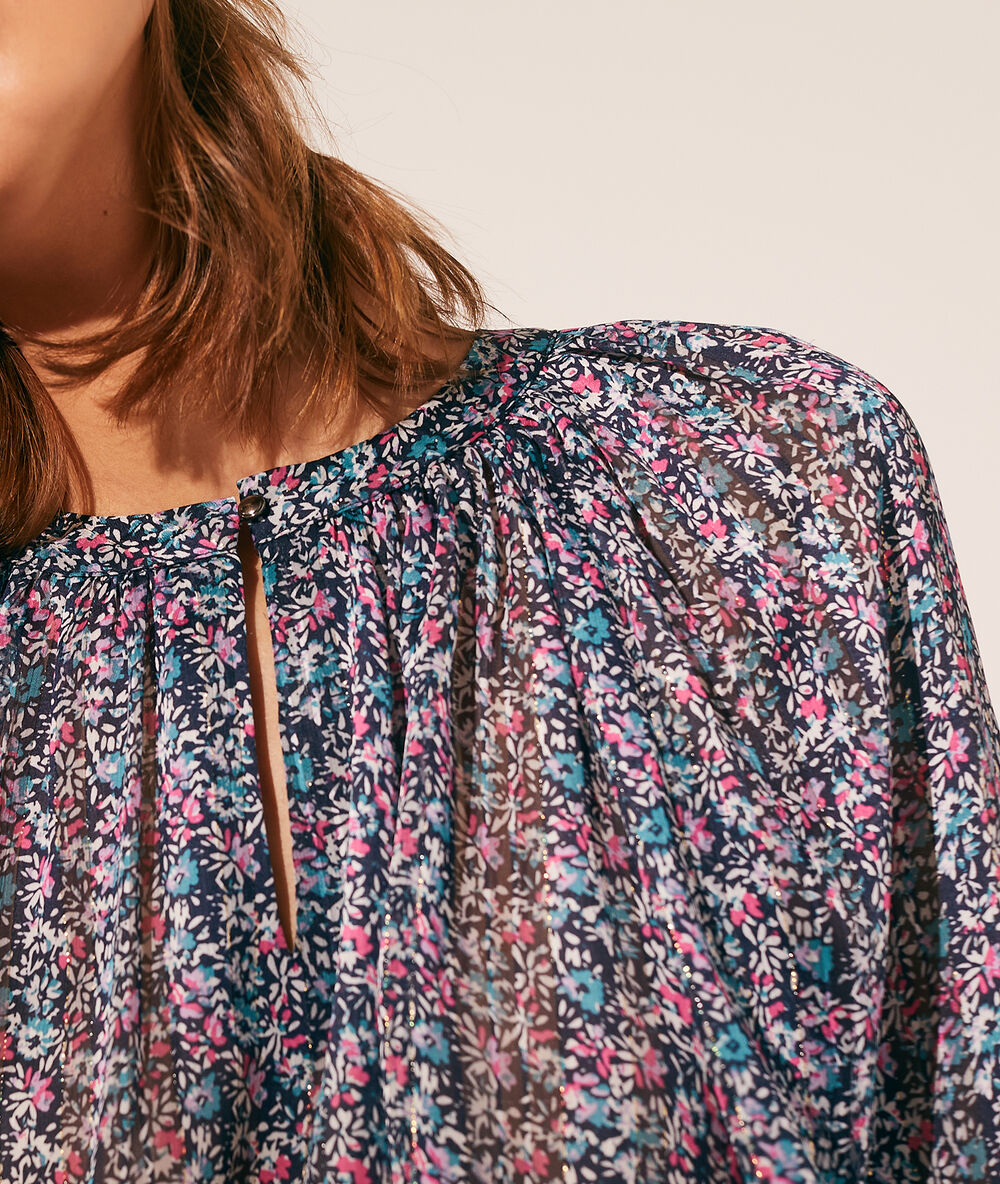 Blouse imprimé fleuri bleu.