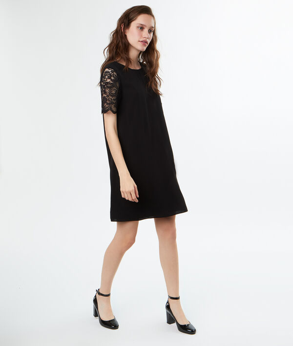 Robe manches courtes en dentelle Robe manches courtes en dentelle