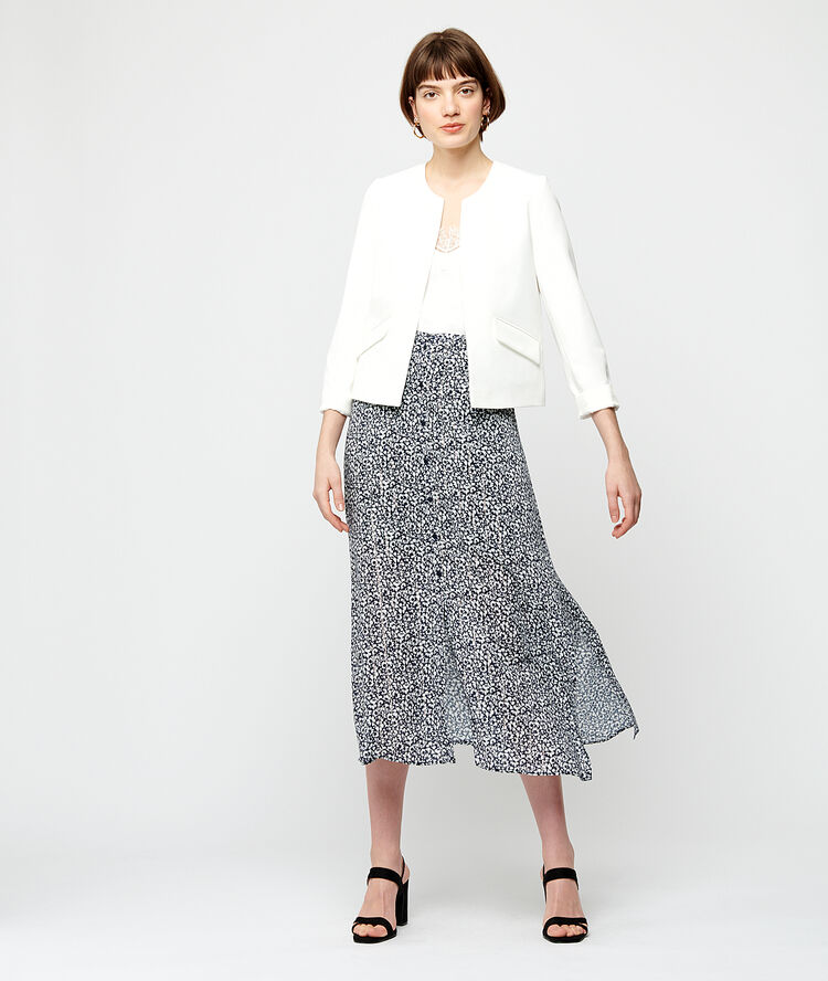Veste de tailleur col rond ecru.