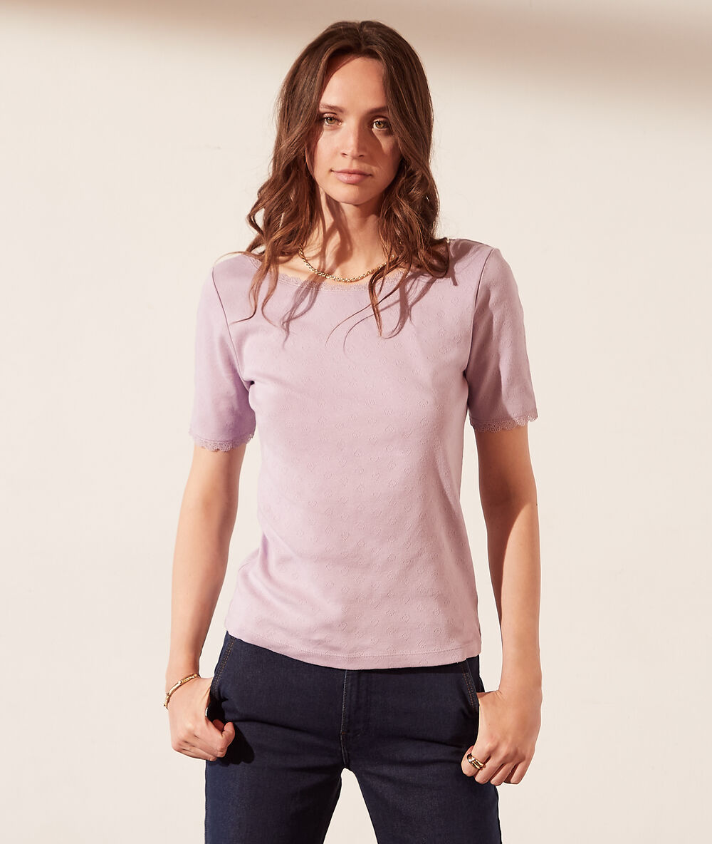 T-shirt pointelle en coton bio dos décolleté lilas.