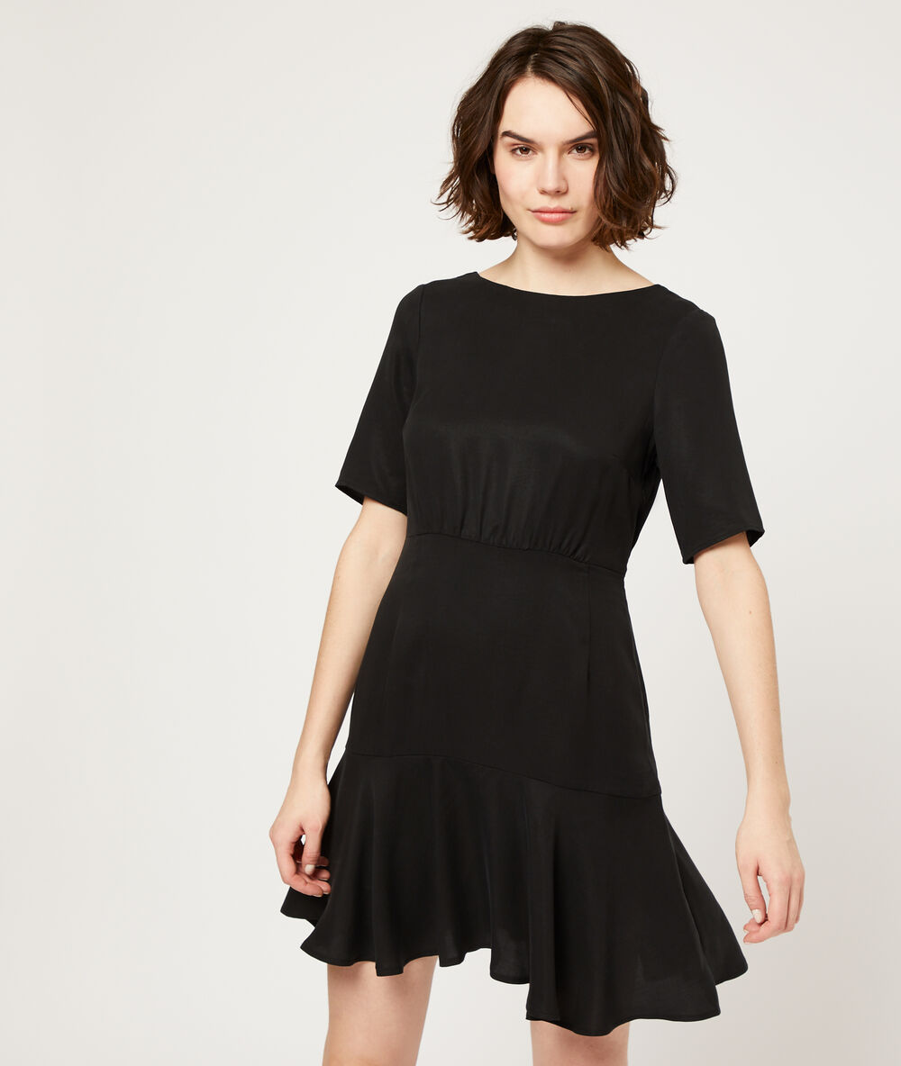 Robe dos décolleté noir.