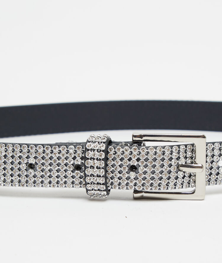 Ceinture en strass blanc.
