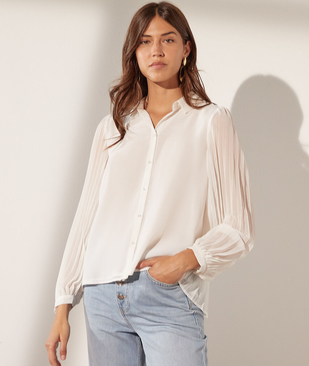 Chemise manches plissées ecru.