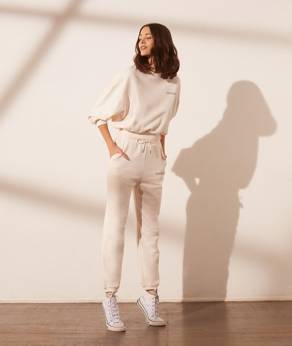 Pantalon jogger ecru.