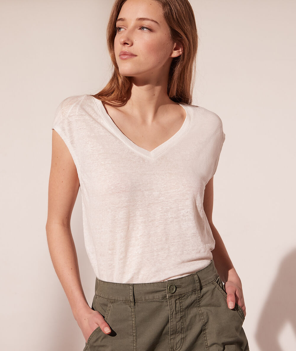 T-shirt col v en lin ecru.