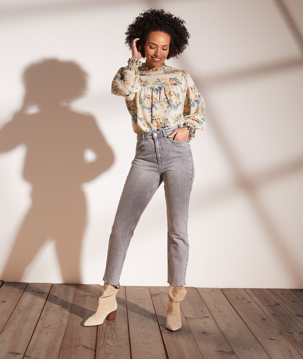 Blouse manches ballon imprimé fleuri ecru.
