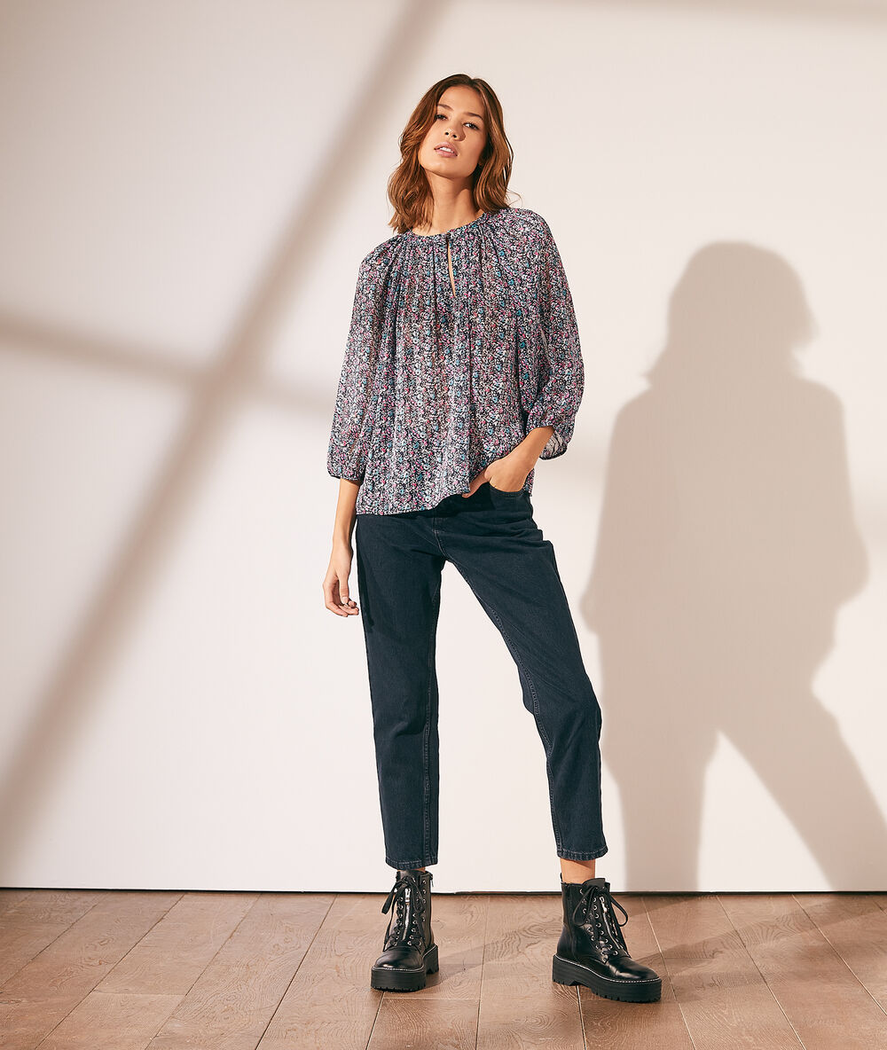 Blouse imprimé fleuri bleu.