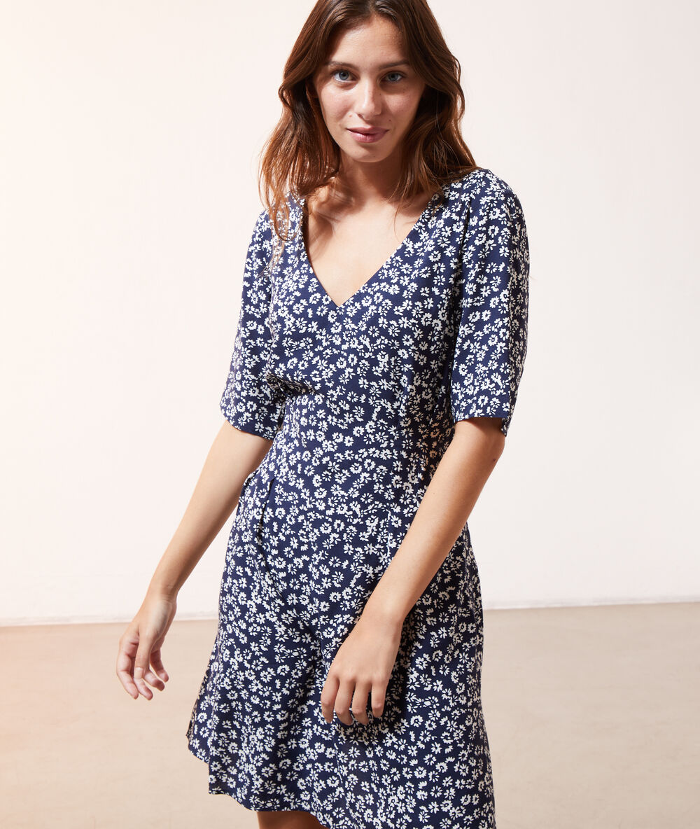Robe imprimé fleuri marine.
