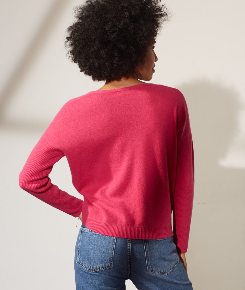 Pull col v laine et cachemire fushia.