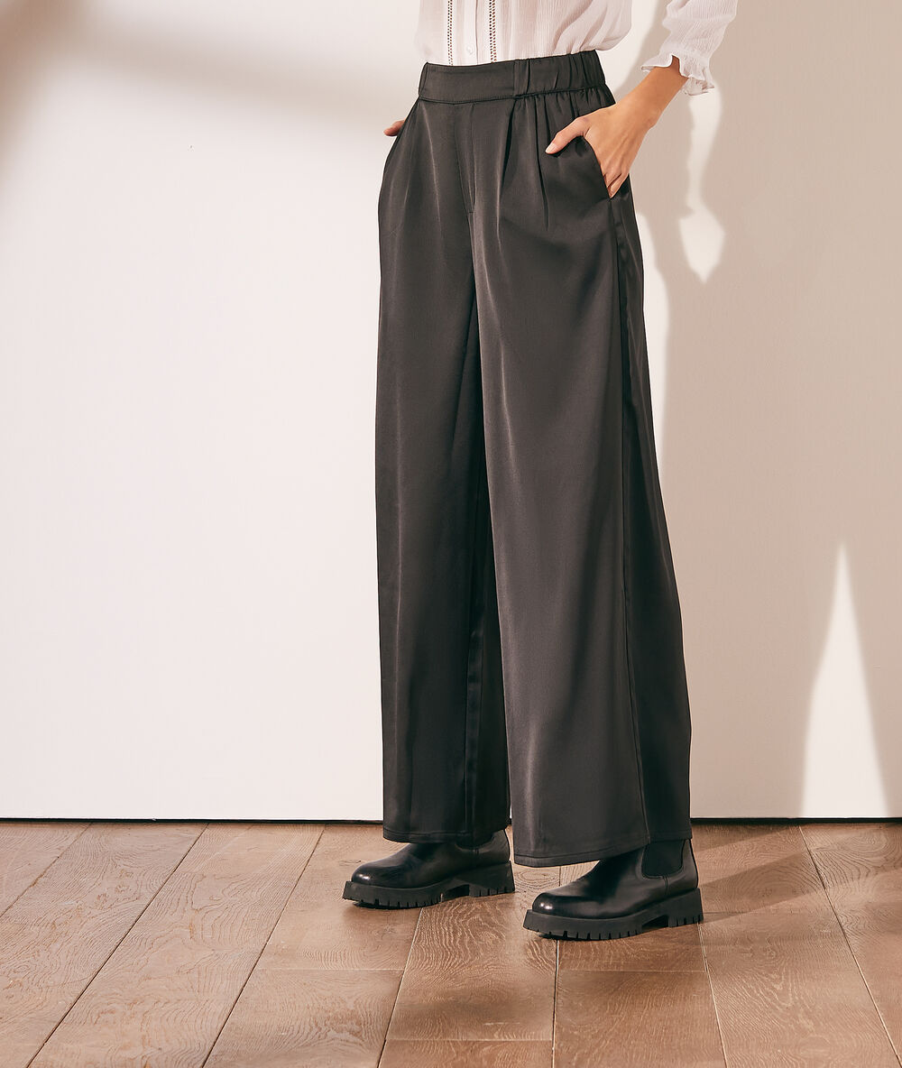 Pantalon large noir.